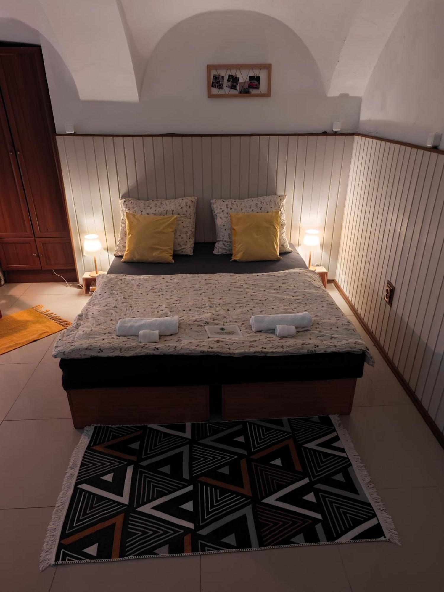 Vintage Room With Garden View Bratislava Dış mekan fotoğraf